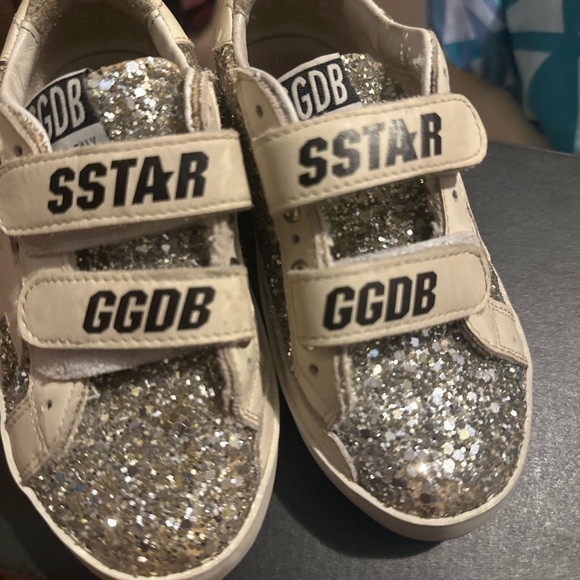 Golden Goose Silver and Cream Sneakers with Velcro Closure - Picture 2 of 4